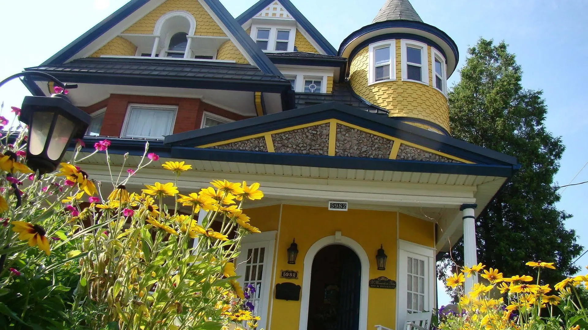 *** Bed & Breakfast A Moment In Time Bed And Breakfast Niagara Falls Canada