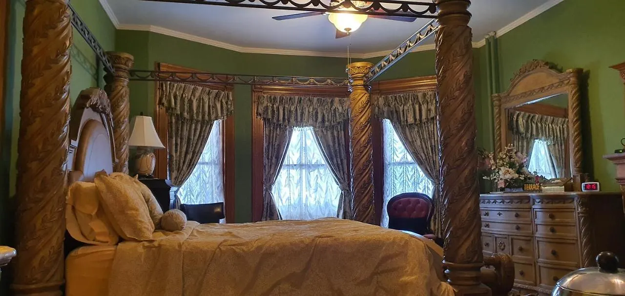 A Moment In Time Bed And Breakfast Niagara Falls Canada