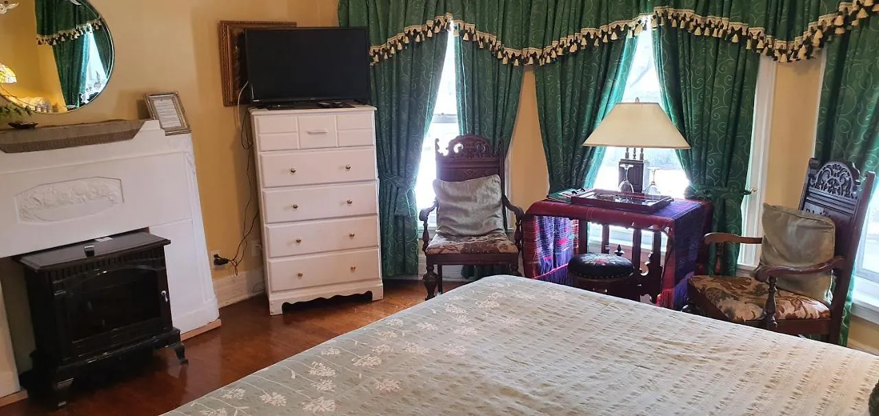 A Moment In Time Bed And Breakfast Niagara Falls Bed & Breakfast