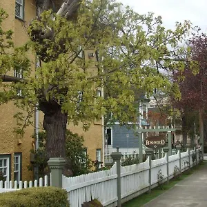Rosewood 2*, Victoria Canada