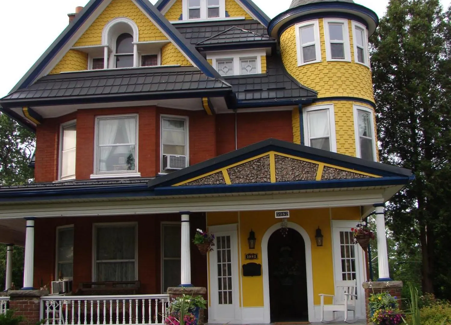 *** Bed & Breakfast A Moment In Time Bed And Breakfast Niagarawatervallen Canada