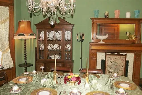 *** Bed & Breakfast A Moment In Time Bed And Breakfast Niagarawatervallen Canada