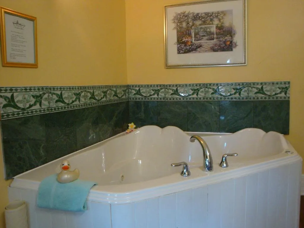 A Moment In Time Bed And Breakfast Niagarawatervallen Bed & Breakfast
