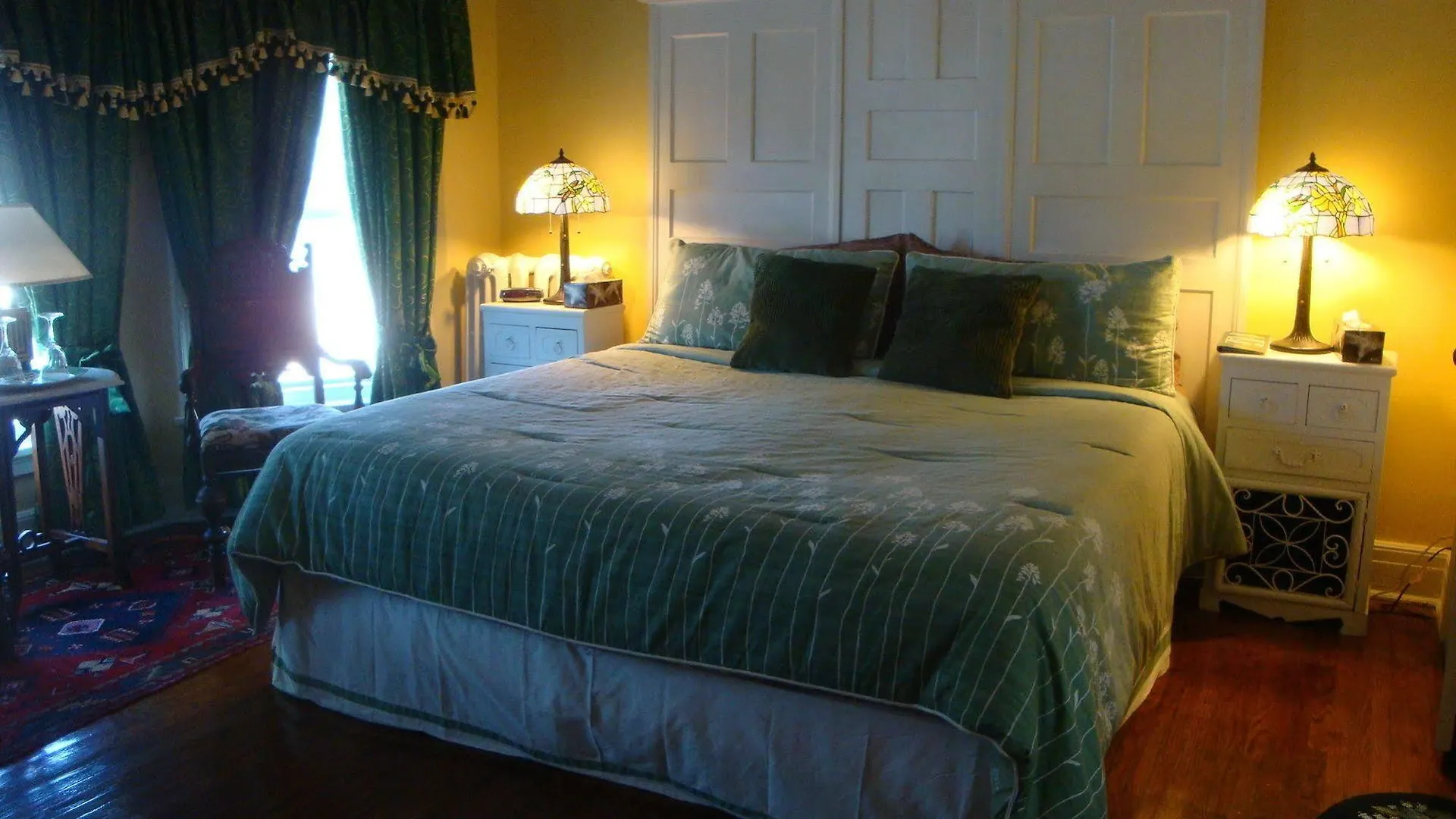 A Moment In Time Bed And Breakfast Niagarawatervallen Canada