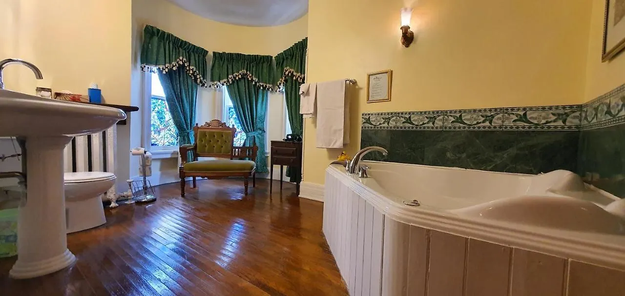 Bed & Breakfast A Moment In Time Bed And Breakfast Niagarawatervallen